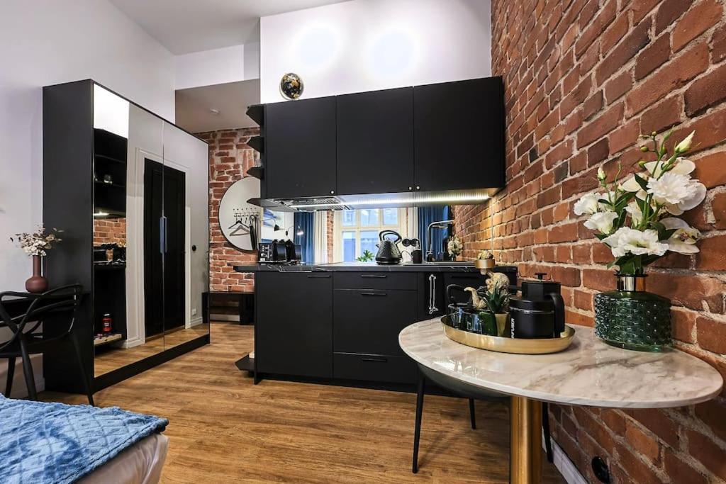 Urban-Glam City Centre Studio With A Gym And Terrace Tallinn Extérieur photo