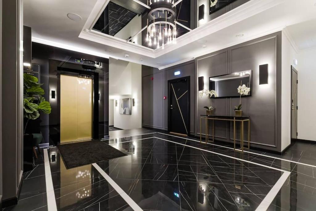 Urban-Glam City Centre Studio With A Gym And Terrace Tallinn Extérieur photo