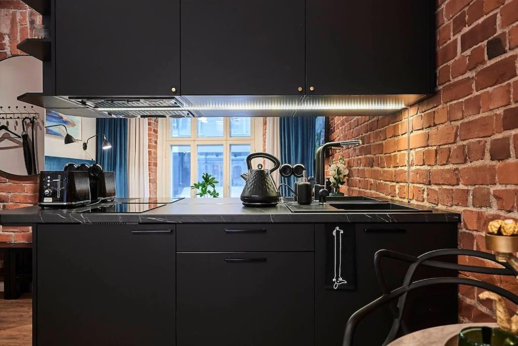 Urban-Glam City Centre Studio With A Gym And Terrace Tallinn Extérieur photo